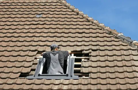Pose de velux - Sainte-Agathe-la-Bouteresse